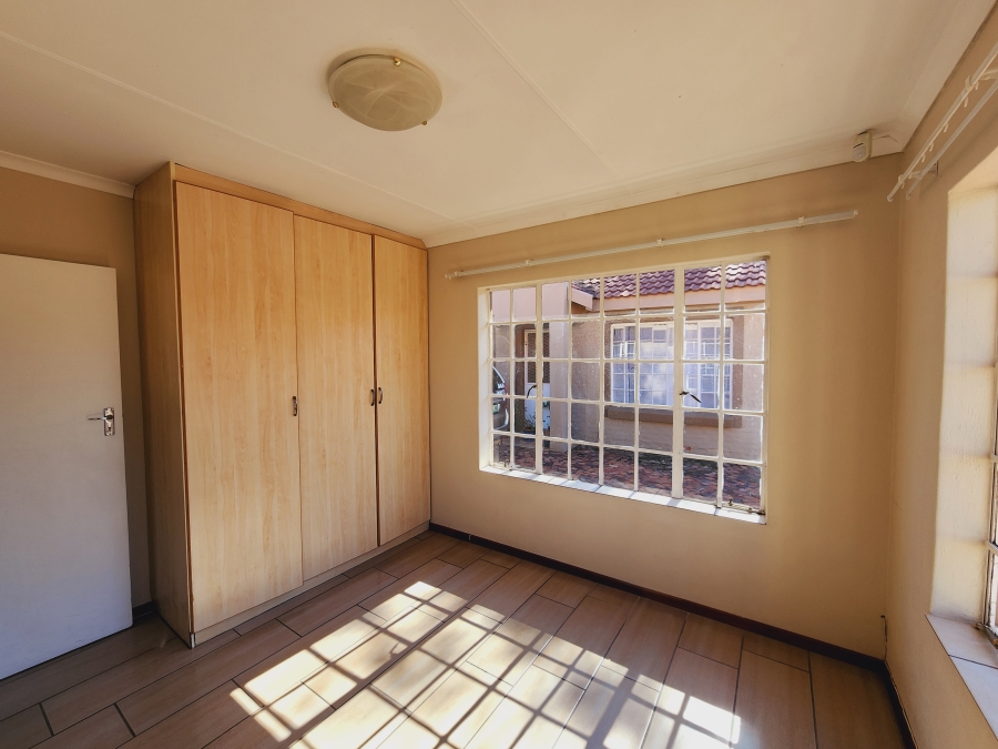 2 Bedroom Property for Sale in Potchefstroom North West